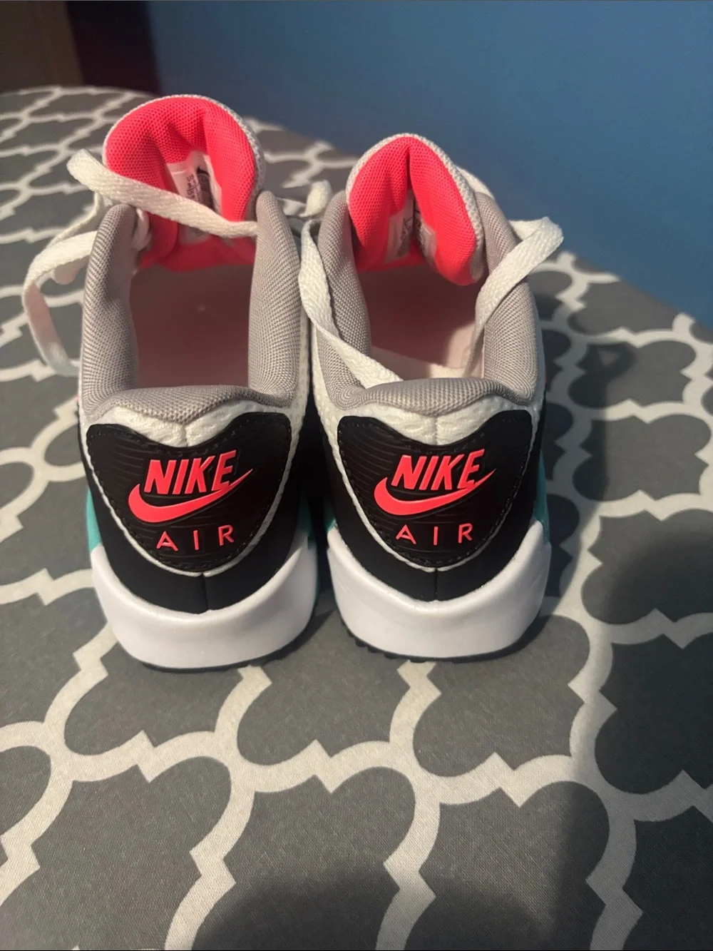 Nike Air Max Kids White, Gray & Pink Sneakers